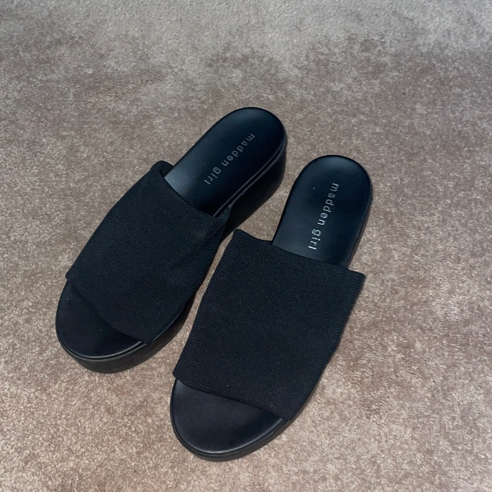 black slinky madden girl platform slippers